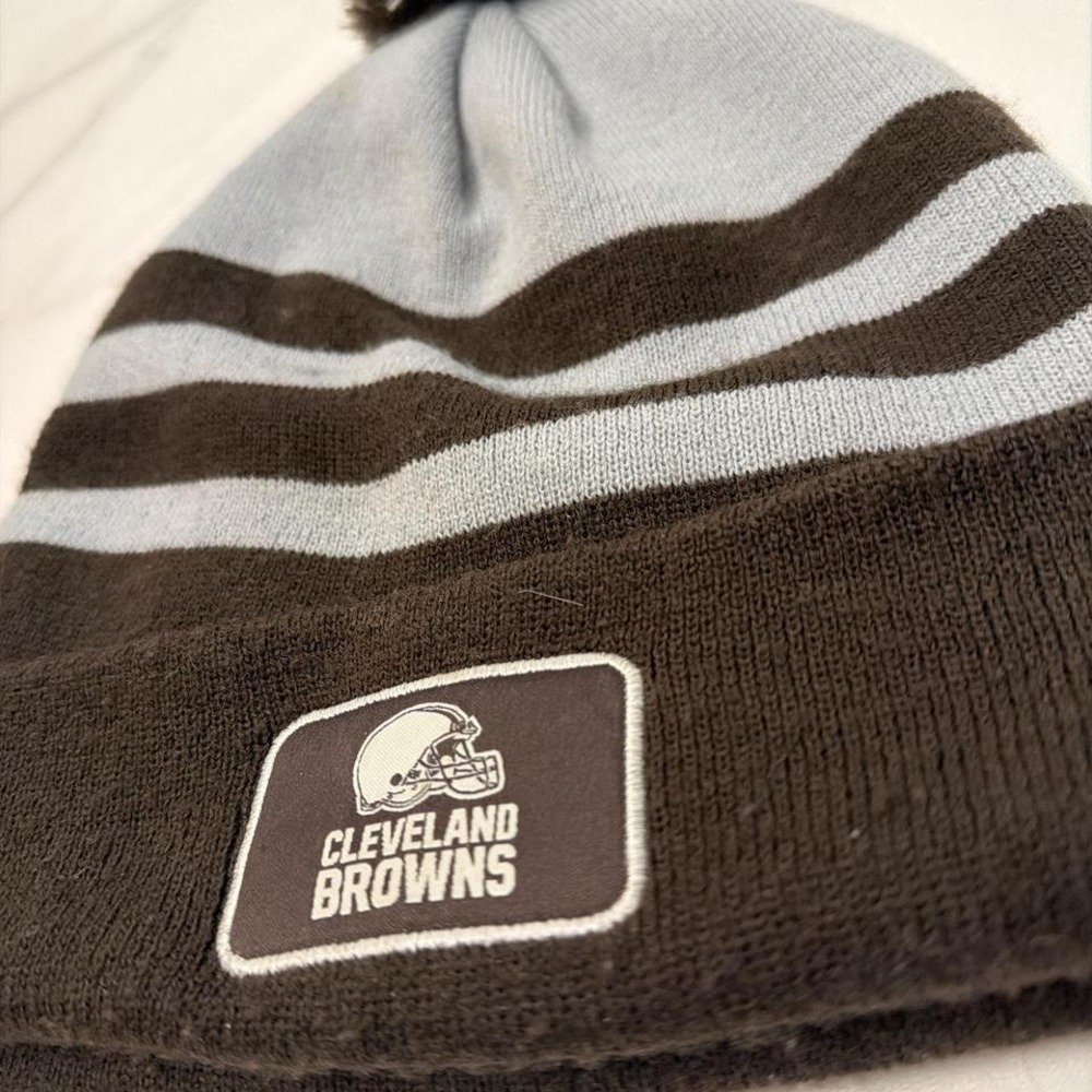 Cleveland Browns NFL Fanatics Pom Beanie Grey & Brown Size